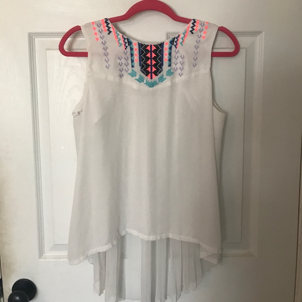 White Top - Picture 2 of 3