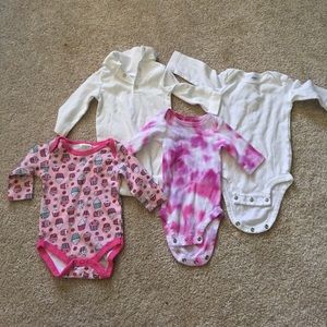 4 Long sleeve onesies