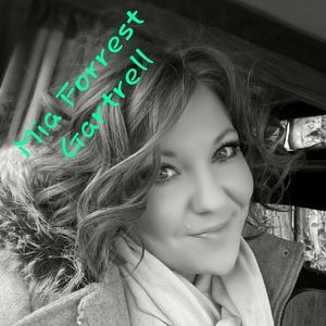 Meet your Posher, Mia