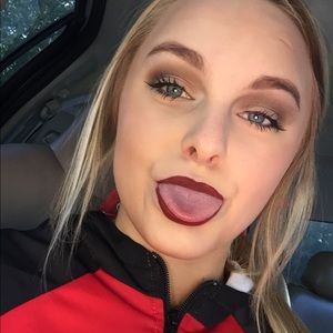 Meet your Posher, Madelyn