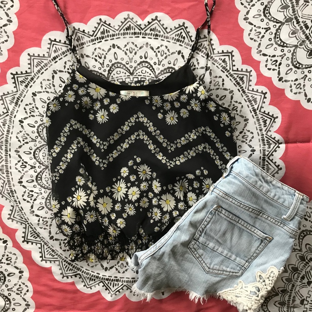 🌼 Floral Crop Top