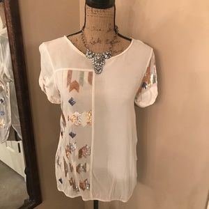 Adorable detailed top