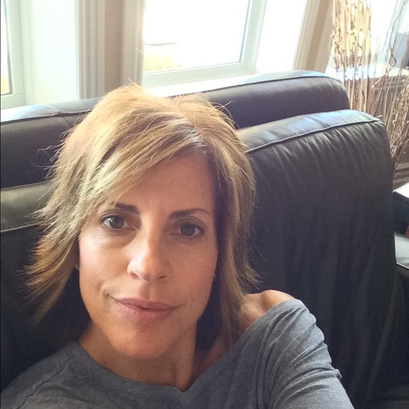 Meet your Posher, Lori - Picture 1 of 1