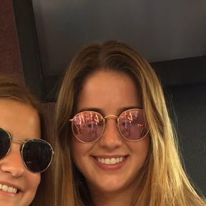 Meet your Posher, Mallory