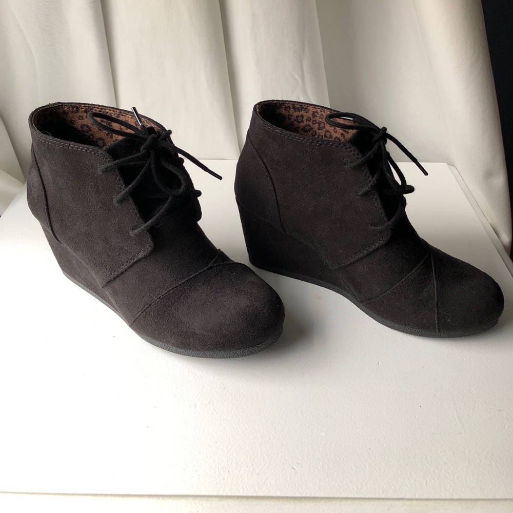 SOLD. Wedge Ankle booties