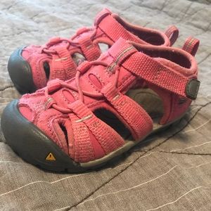 Toddler girls pink Keen shoes