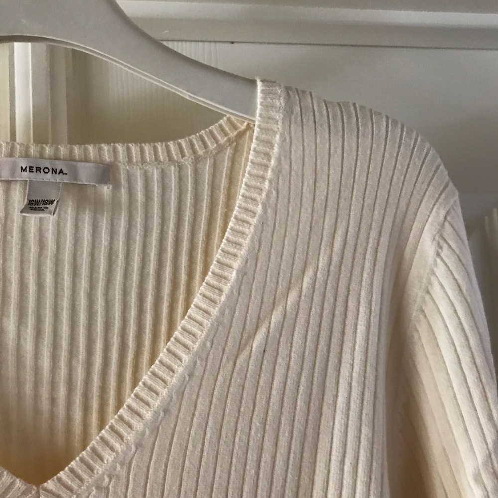 Beautiful cream cotton blend lightweight sweater