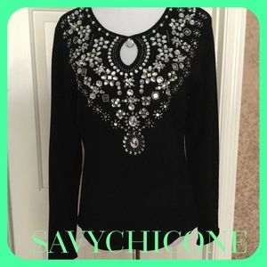 😍NWOT BEAUTIFUL EMBELLISHED SWEATER
