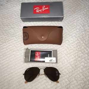 BRAND NEW Polarized Ray-Ban Aviators