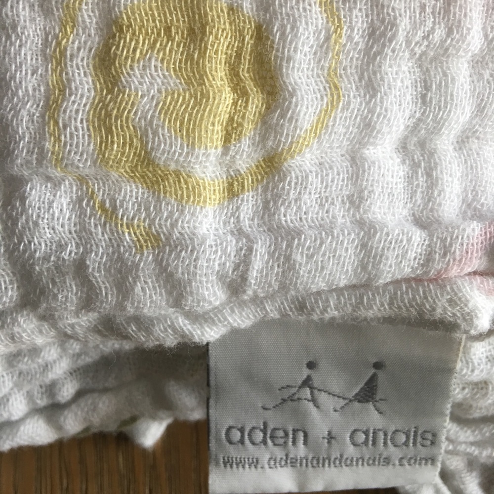 Set of 4 Aden and Anais swaddle blankets