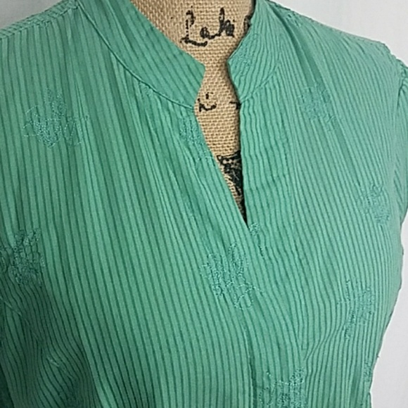 Apt.9 Flower Light Green Blouse Size XL - Picture 2 of 8