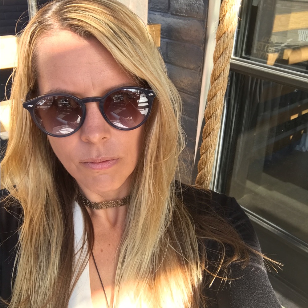 Meet your Posher, Elizabeth