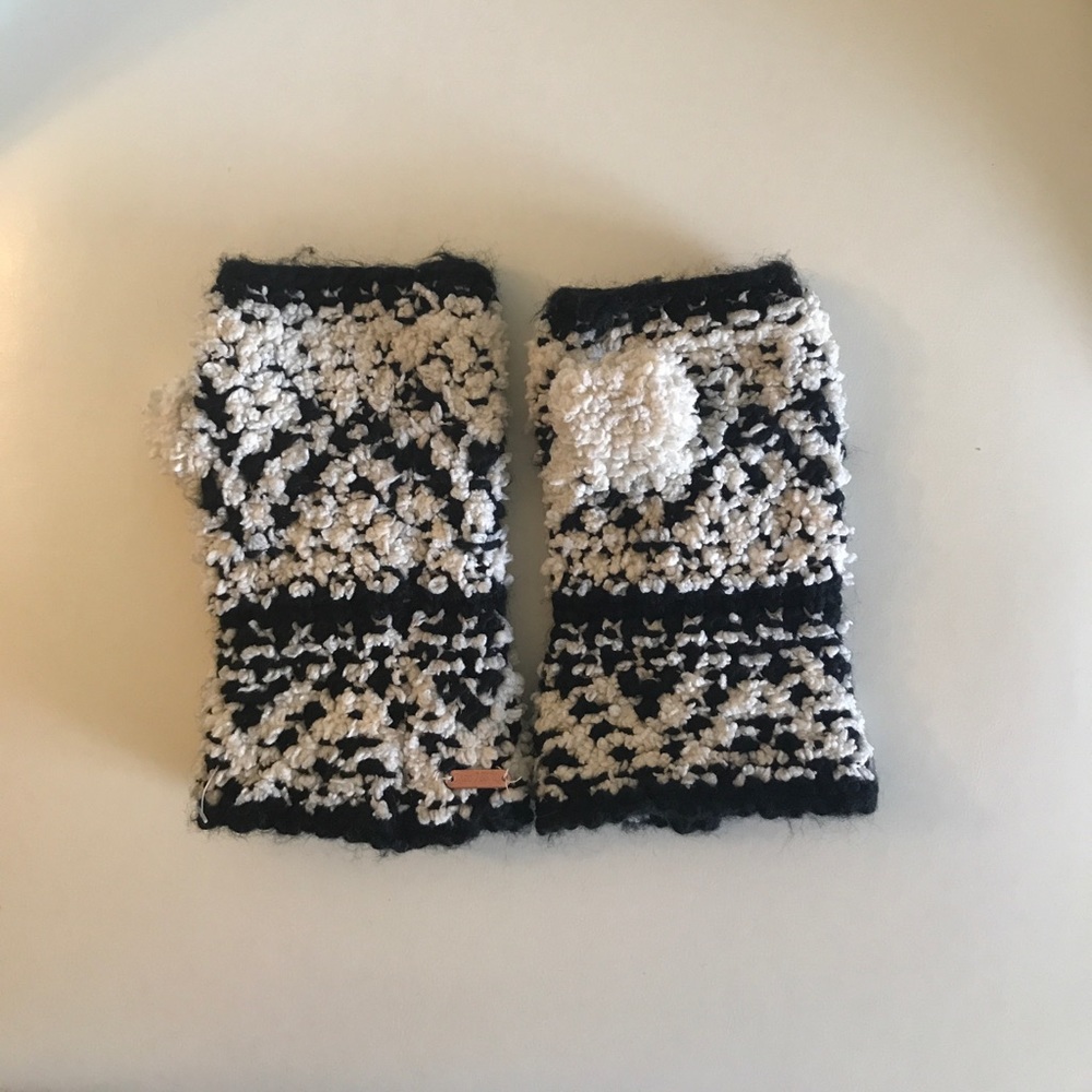 FREE PEOPLE FINGERLESS GLOVES