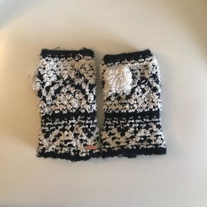 FREE PEOPLE FINGERLESS GLOVES