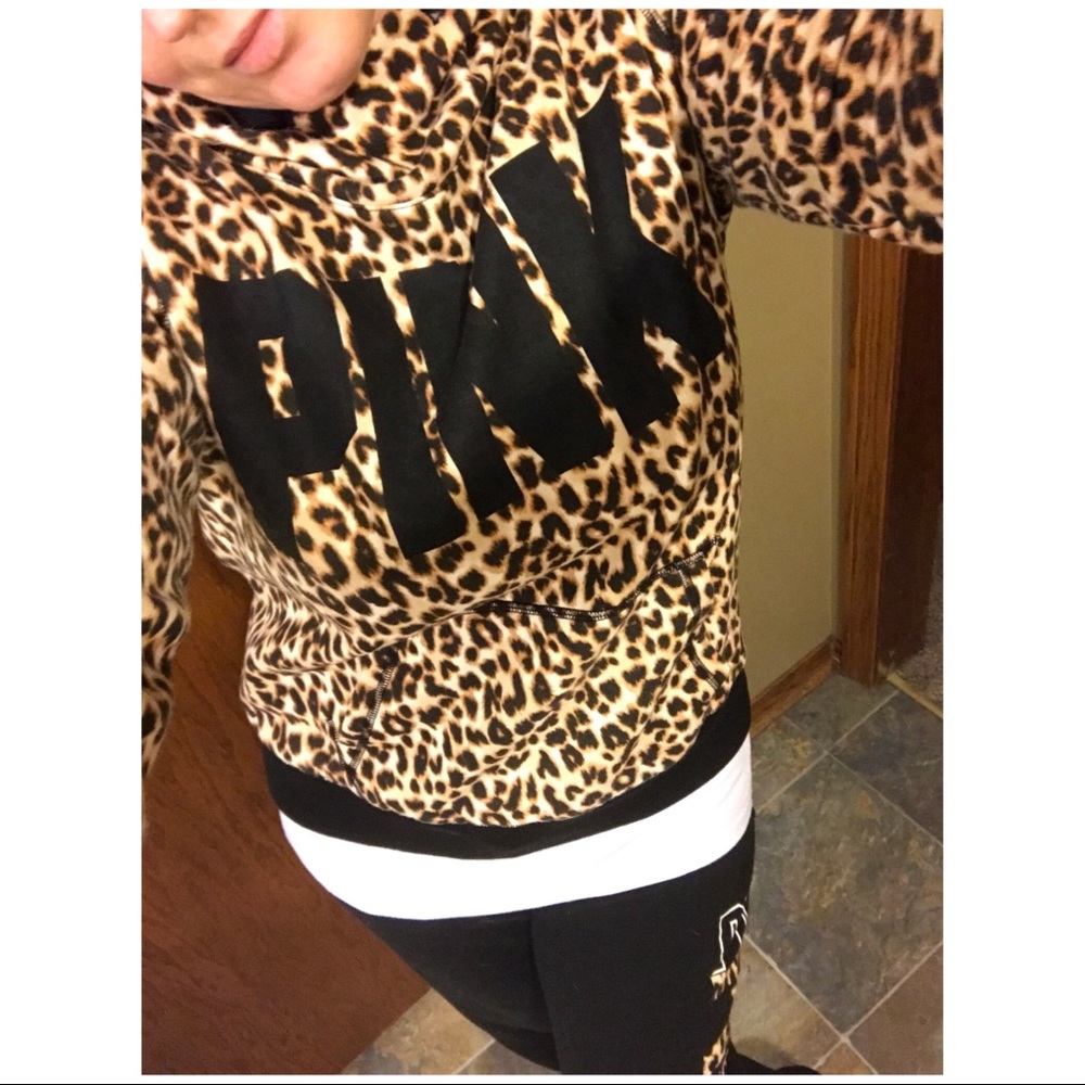 Size LARGE rare leopard cheetah cowl neck hoodie - Picture 3 of 5