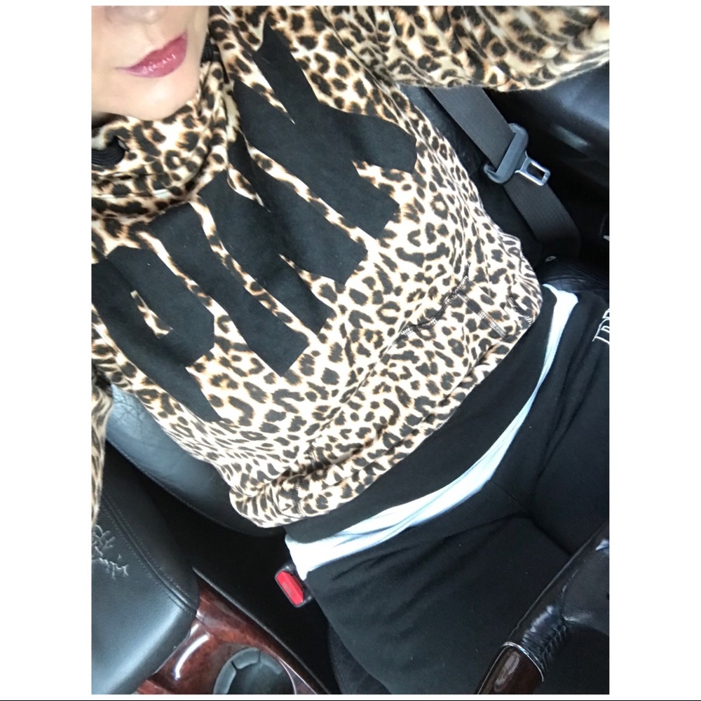 Size LARGE rare leopard cheetah cowl neck hoodie - Picture 5 of 5