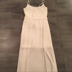 NWT Sz S White Maxi Dress
