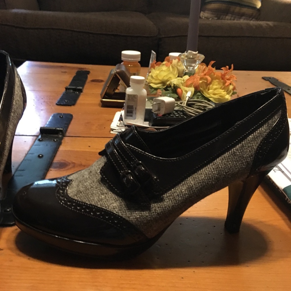 Shoes - Picture 2 of 3