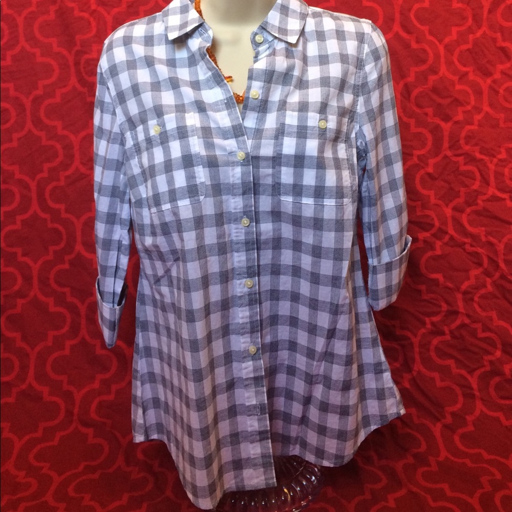 Must buy 2 or more items old Navy button down 3/4