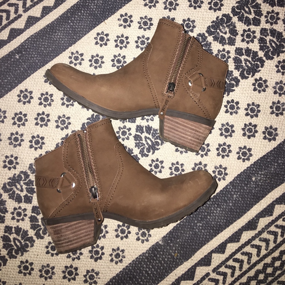 Teva bootie