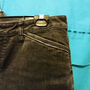 Black jeans with zipper accent pockets