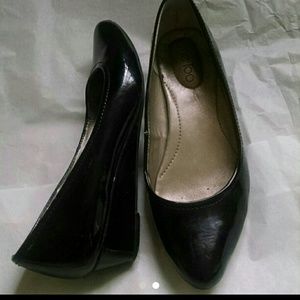 me Too brand, size 8