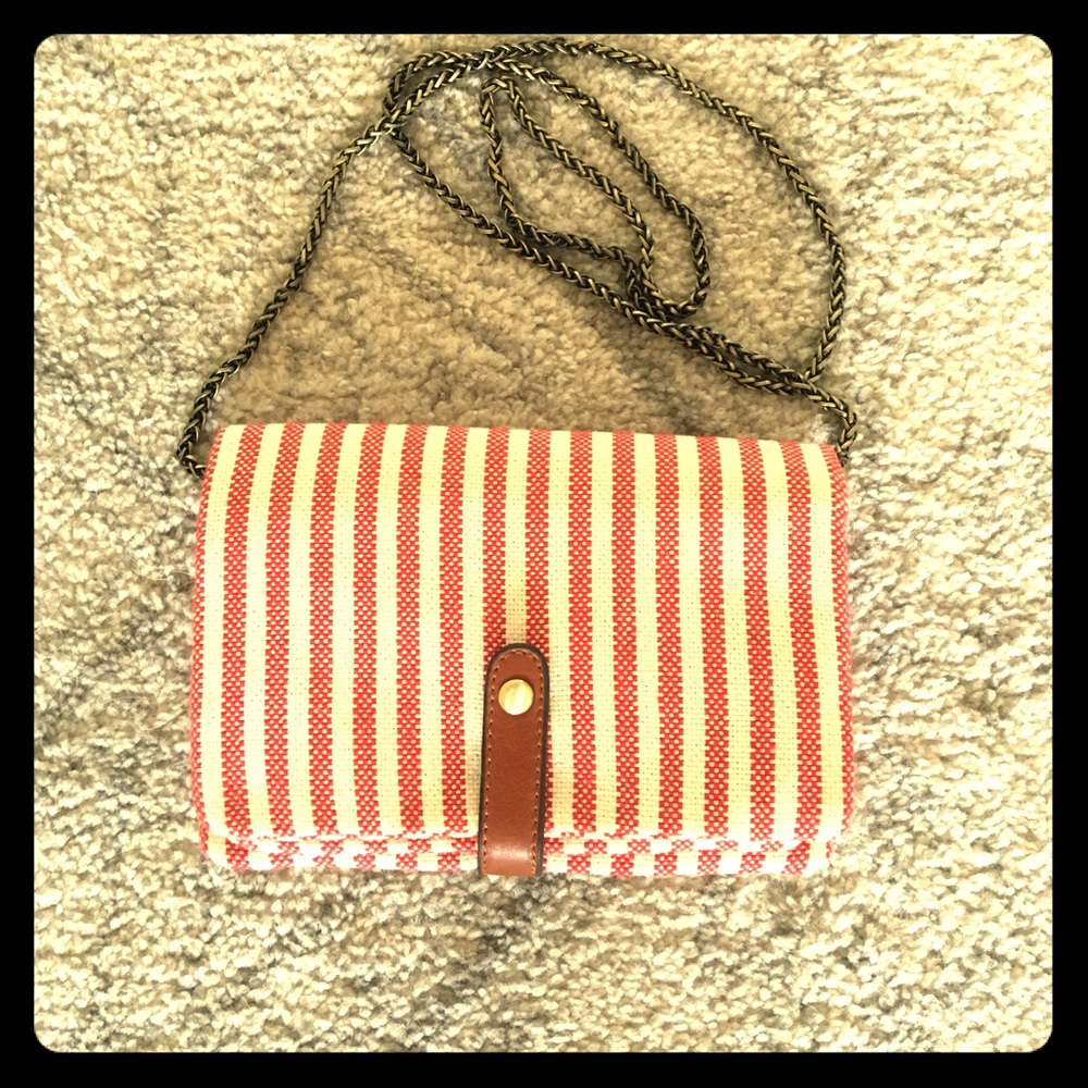 Adorable striped crossbody - excellent condition!