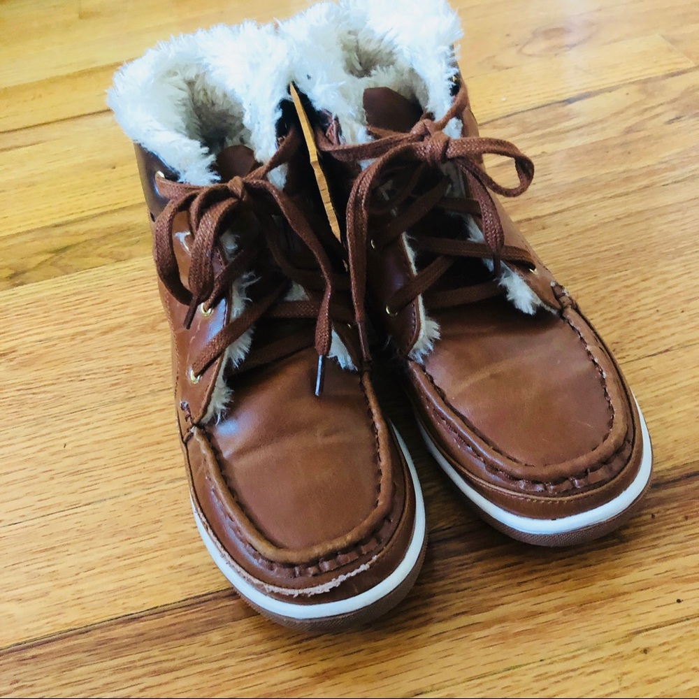 Leather High Top Boot with Fur Lining