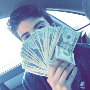 Meet your Posher, Logan