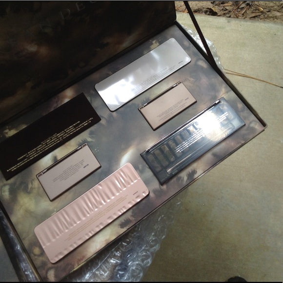 💄HP!! NWT URBAN DECAY Vault VOL II - Picture 2 of 8