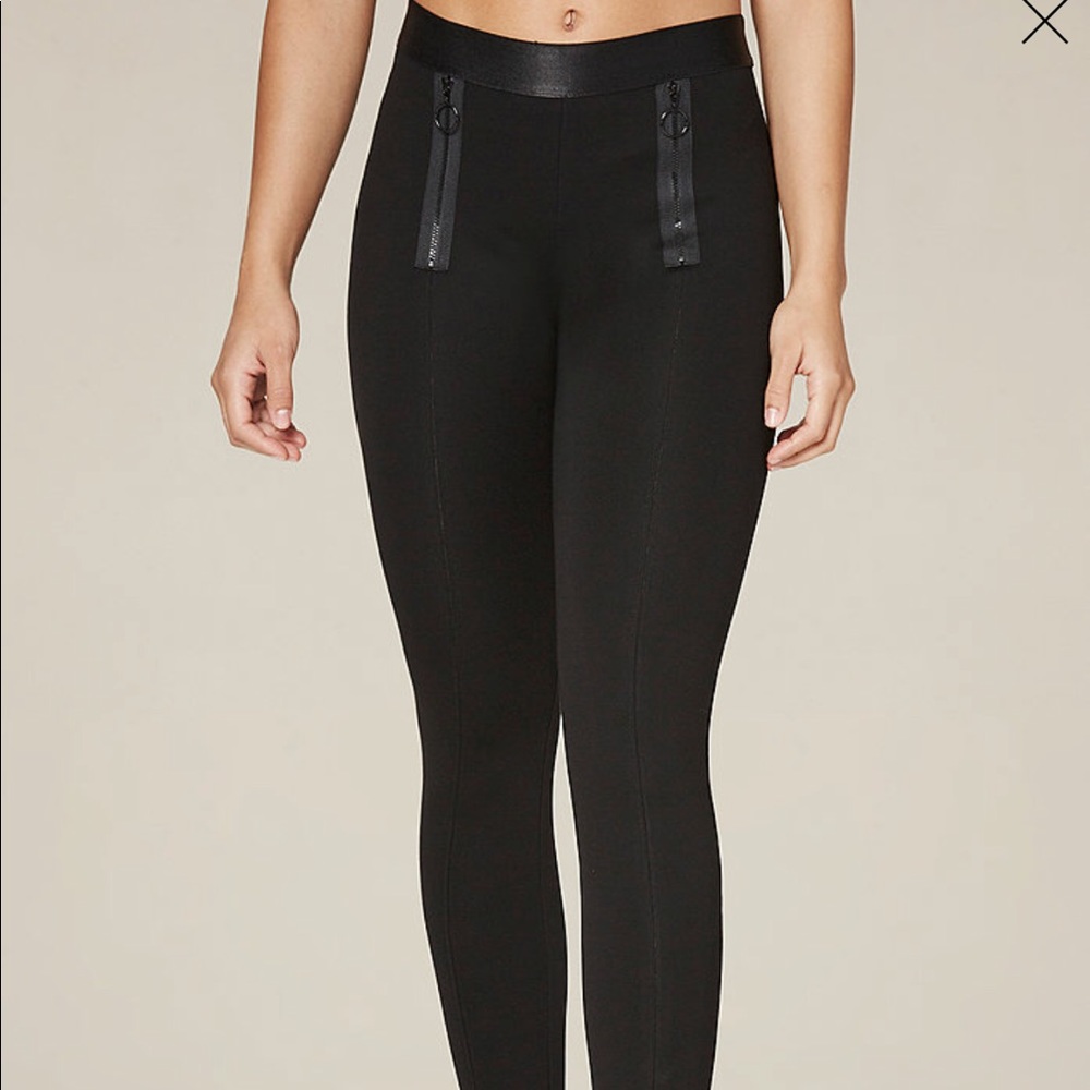 ***SOLD*** Bebe Ring ZIP Leggings