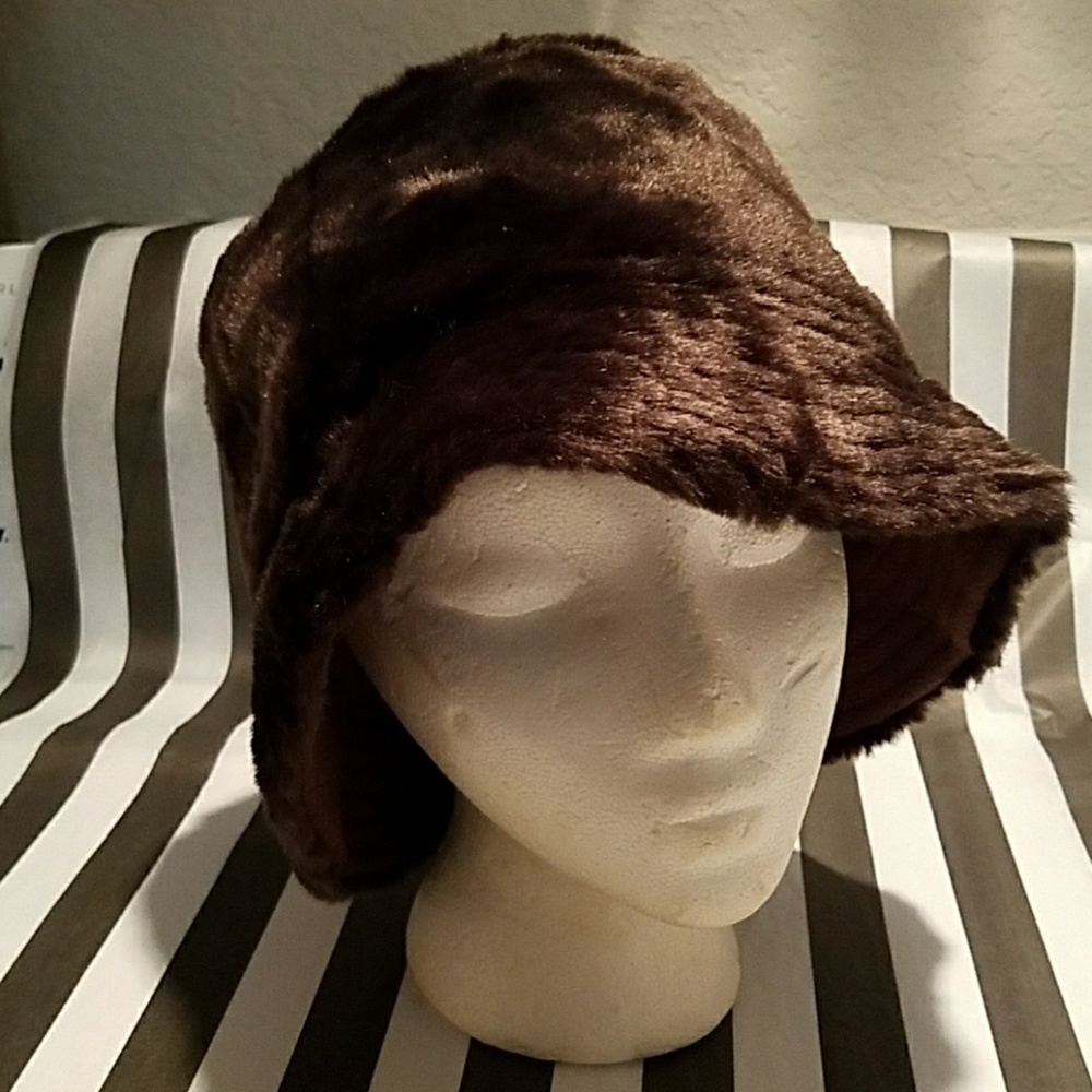 Reversible Chocolate faux fur/fleece bucket hat