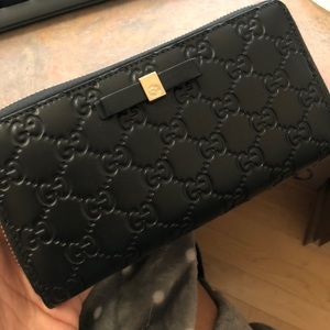 BNWT Gucci Bow Gucci Signature Zip Around Wallet