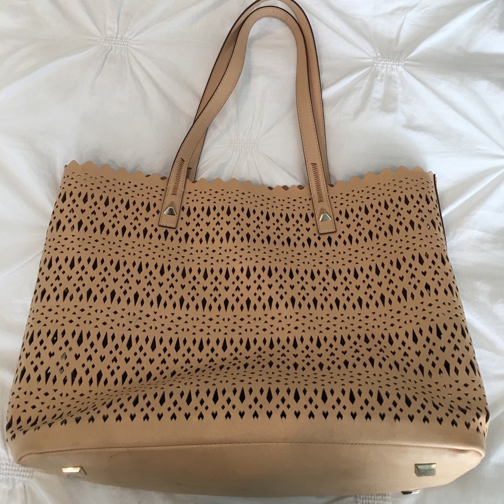 Stella & Dot Avalon tote with cutout details