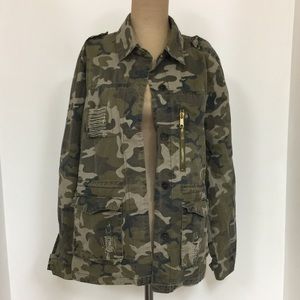 Camo jacket (((((WOMENS SIZE L))))))
