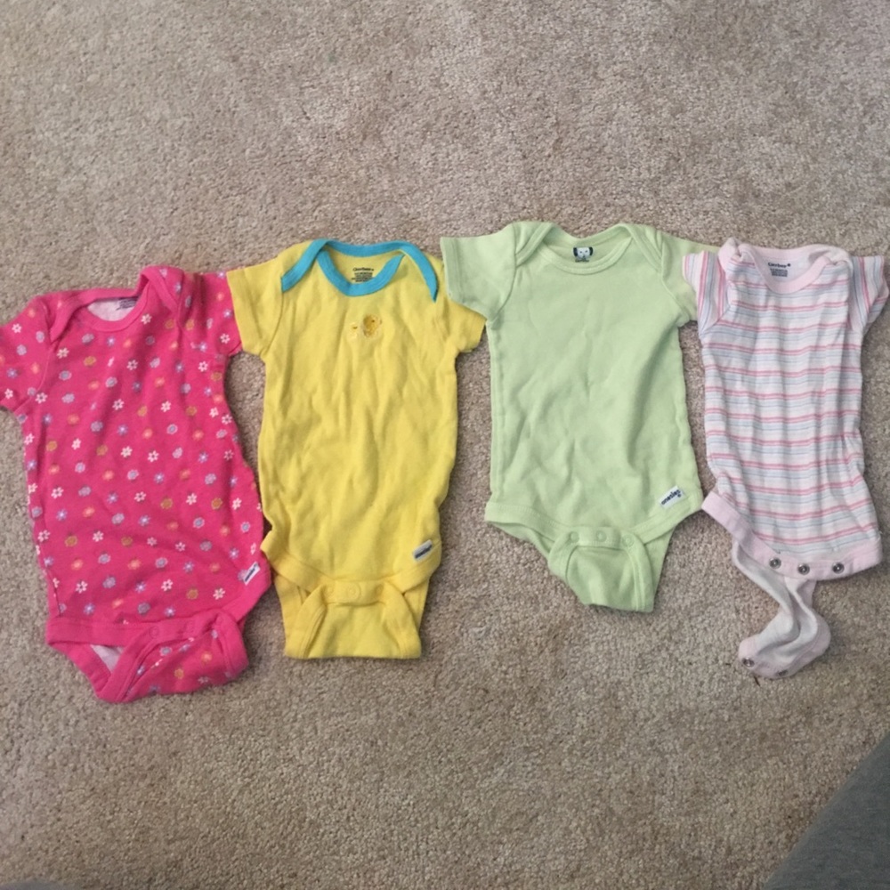 Set of onesies