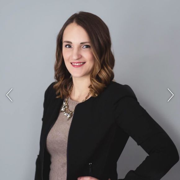 Meet your Posher, Karlie - Picture 1 of 1