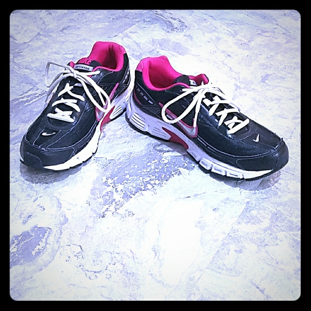 Nike Initiator Tennis Shoes
