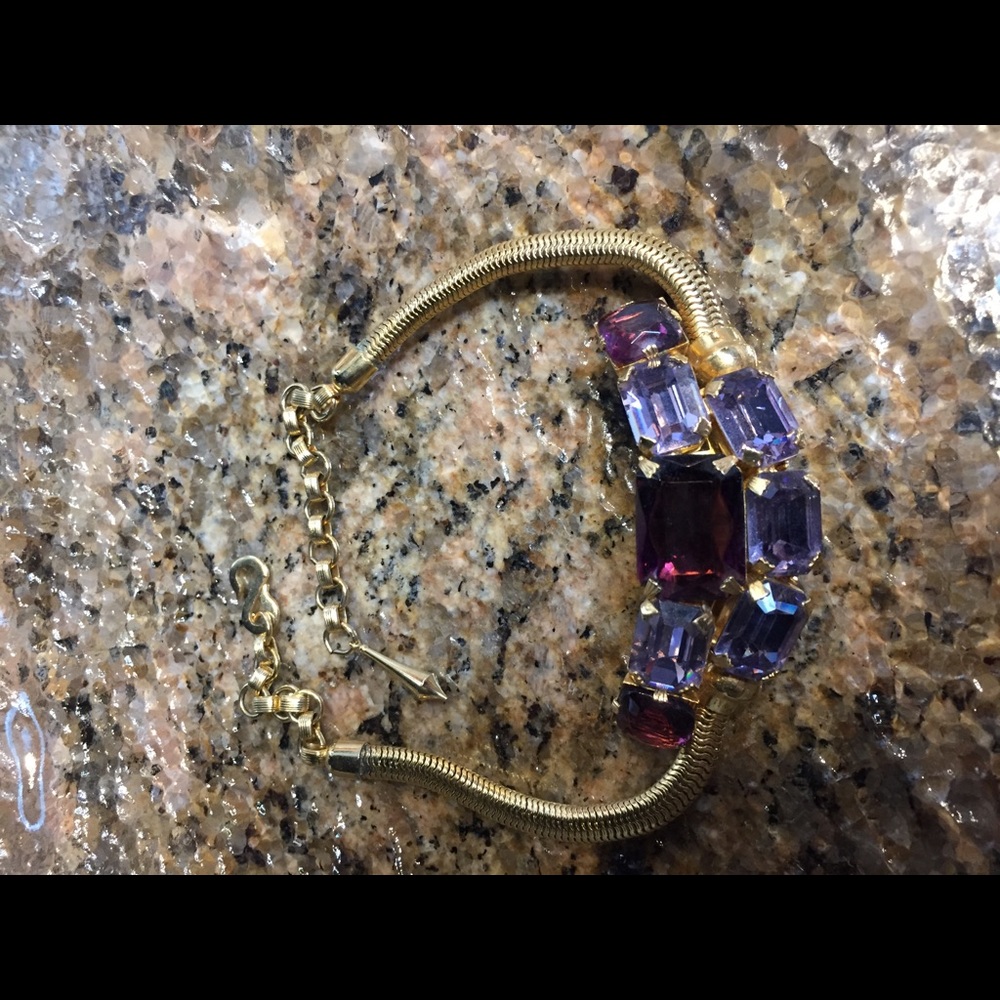 One of a kind amethyst-like stone collar