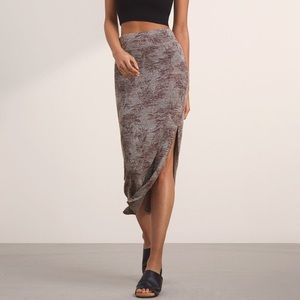 aritzia x wilfred free • shields skirt