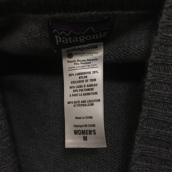 Gray Patagonia Sweater with buttons & hood. - Picture 3 of 4