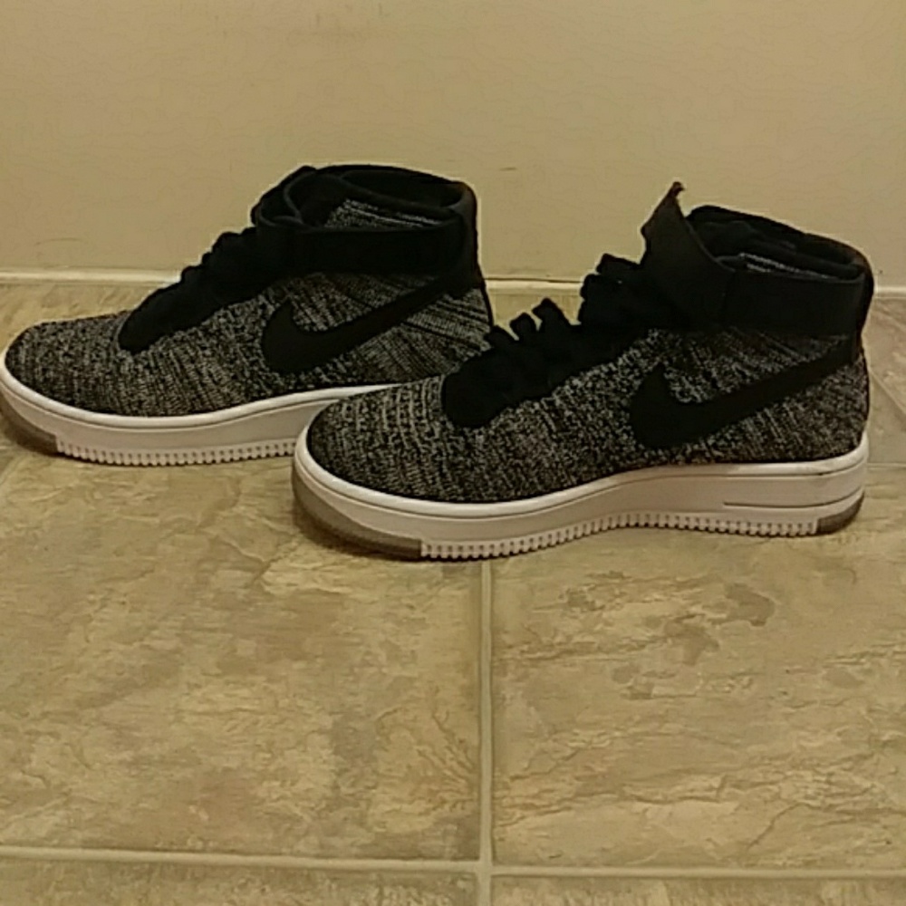Nike airfoce one flynit