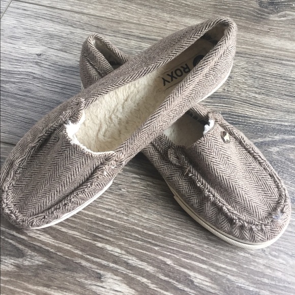 Roxy Shoes - Cute and comfy Sherpa lined flats