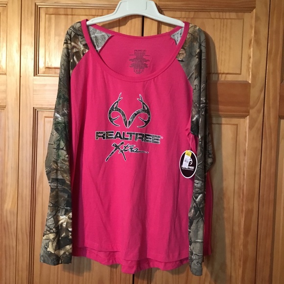 Realtree Tops - ☑️HP x2 ☑️ Realtree Pink Camo L/S T-Shirt