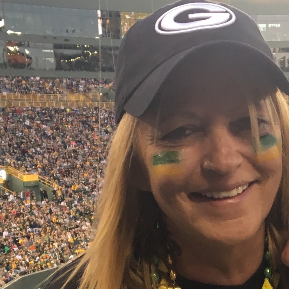 Meet your Posher, Cyndi