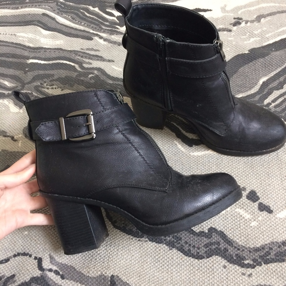 Atmosphere black zipper buckle heel booties 10