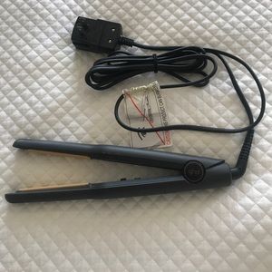 GHD 1/2 inch flat iron