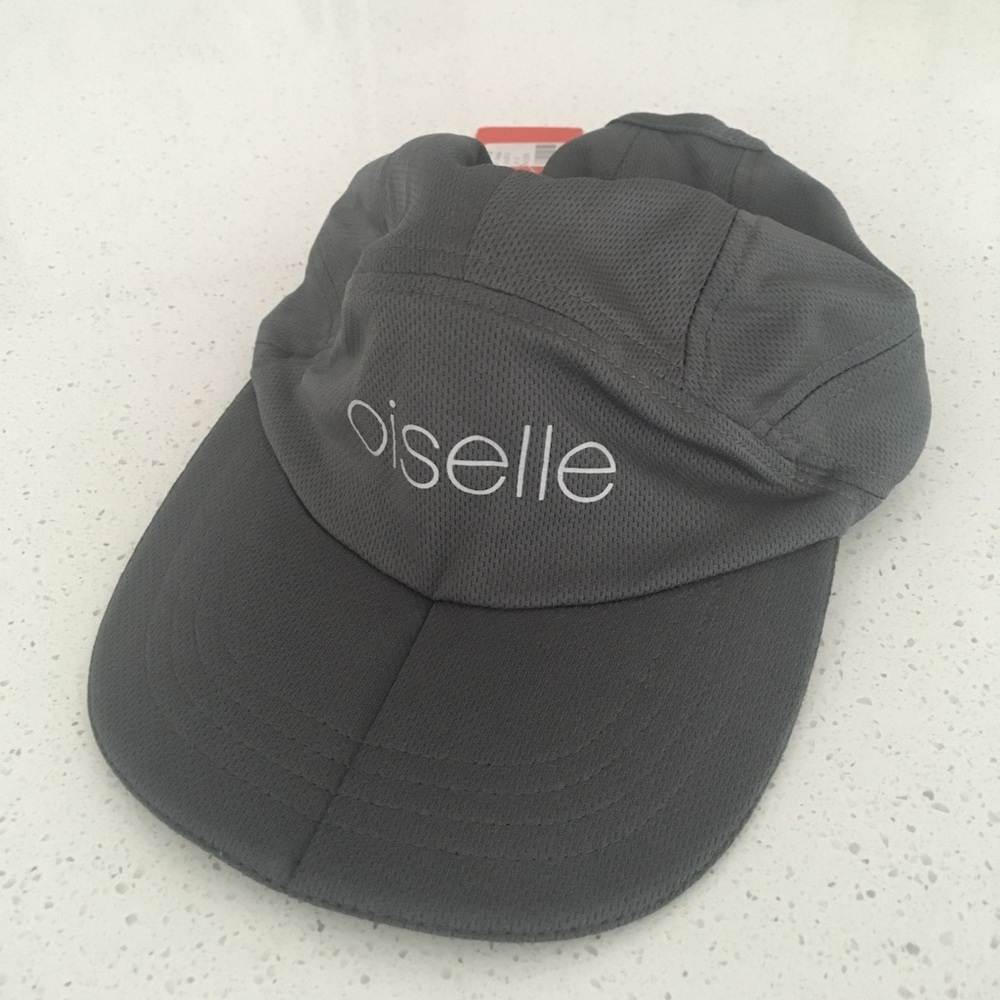 BRAND NEW charcoal Oiselle running hat