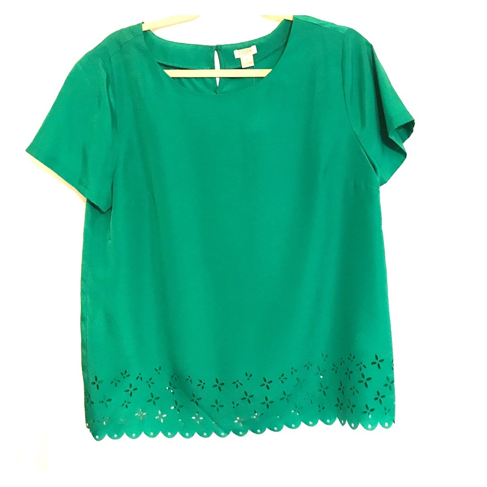 Gorgeous NWT silky top!