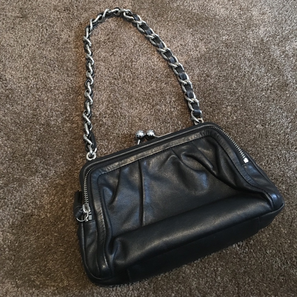 Kiss lock handbag